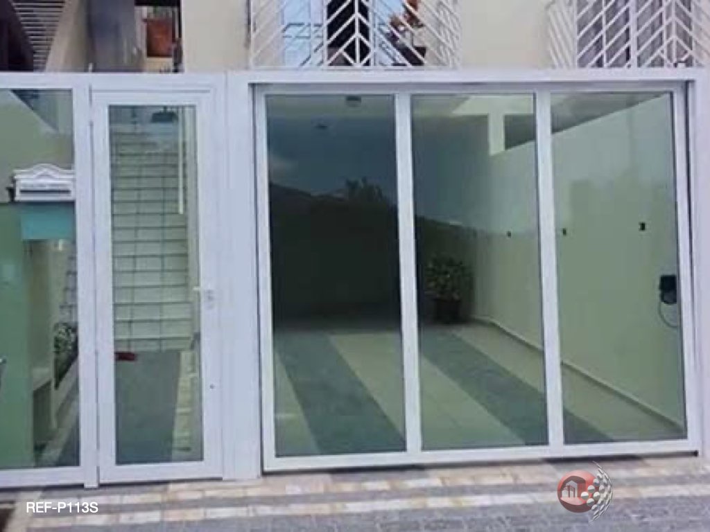 Portão Fechado com Vidro