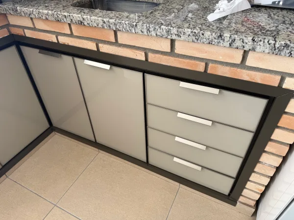 Estrutura Gabinete em Alumínio - Atual Esquadrias