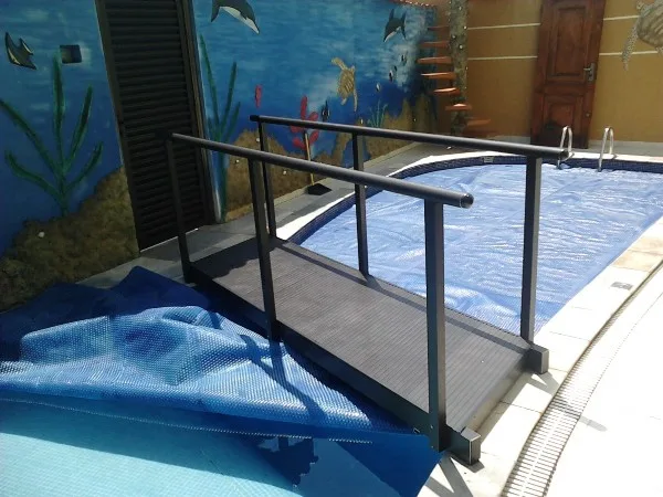 Ponte Piscina em Alumínio - Atual Esquadrias