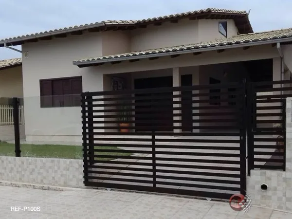 Portão Basculante com Tubos Horizontais Preto - Atual Esquadrias